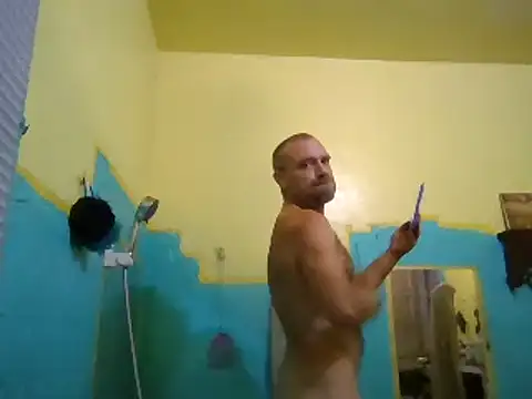 Snapshot of Eat_it_from_the_back chatting on 1, 10, 2025 Eat it from the back online show from 1, 10, 2025