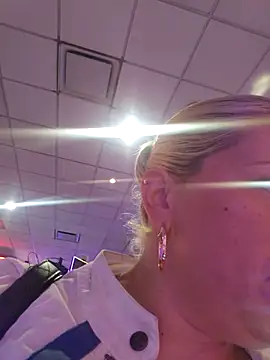 Snapshot of toomuchofafreak chatting on 9, 10, 2025 toomuchofafreak online show from 9, 10, 2025