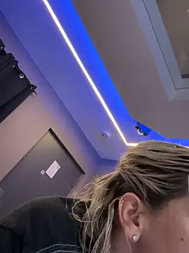 toomuchofafreak online show from 5, 3, 2026