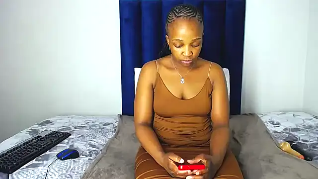 Pinkdollyg online show from 2, 11, 2025