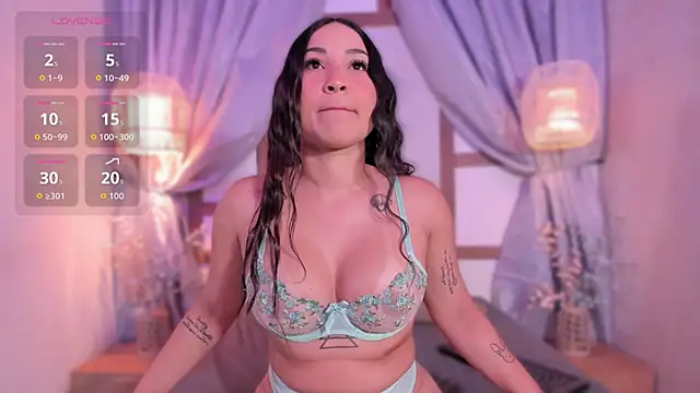 ReinaChloe online show from 4, 3, 2026