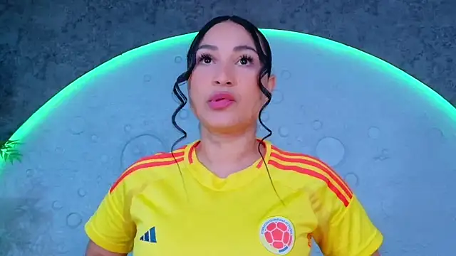 ReinaChloe online show from 7, 7, 2026