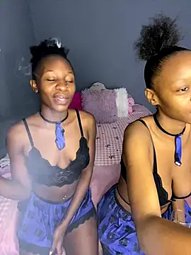 LonelyQueenxx25 online show from 19, 12, 2025