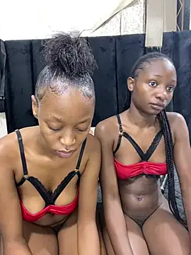 LonelyQueenxx25 online show from 24, 2, 2026