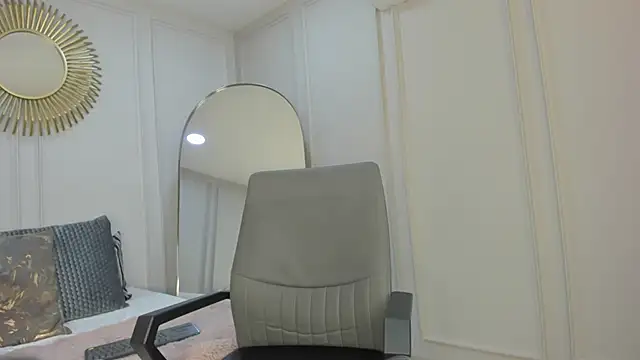 CharlotteBrownn  online show from 28, 9, 2025