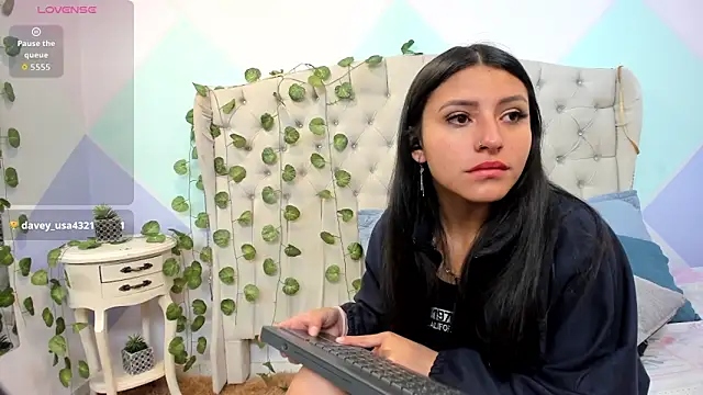 ZaharaSkylar online show from 27, 10, 2025