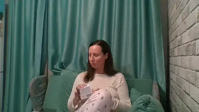 Snapshot of ALICAINWONDERLAND chatting on 22, 11, 2025 ALICAINWONDERLAND online show from 22, 11, 2025