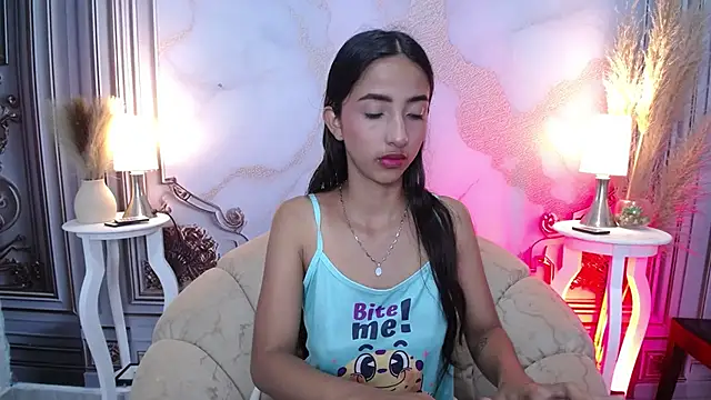 Snapshot of MilkyLally chatting on 3, 11, 2025 MilkyLally online show from 3, 11, 2025