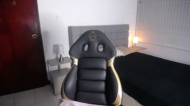 Agatha bellucci  online show from 23, 10, 2025