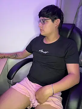 yesitwink  online show from 11, 4, 2026