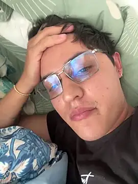 yesitwink  online show from 16, 4, 2026