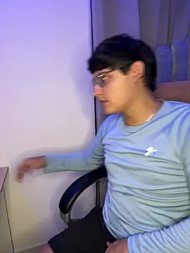 yesitwink  online show from 24, 4, 2026