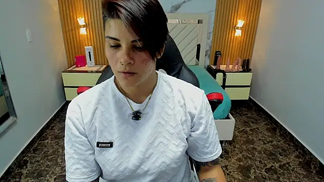 Snapshot of KAROLLJONES1 chatting on 25, 2, 2026 KAROLLJONES1 online show from 25, 2, 2026