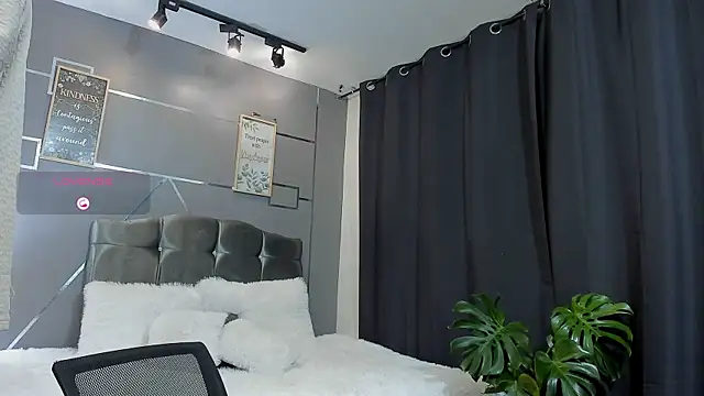 Room 69x online show from 23, 11, 2025