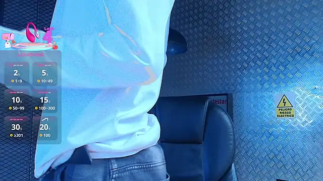 Snapshot of AlanCutee chatting on 23, 10, 2025 AlanCutee online show from 23, 10, 2025