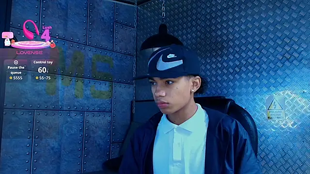 Snapshot of AlanCutee chatting on 26, 10, 2025 AlanCutee online show from 26, 10, 2025