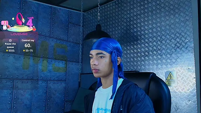 Snapshot of AlanCutee chatting on 27, 10, 2025 AlanCutee online show from 27, 10, 2025