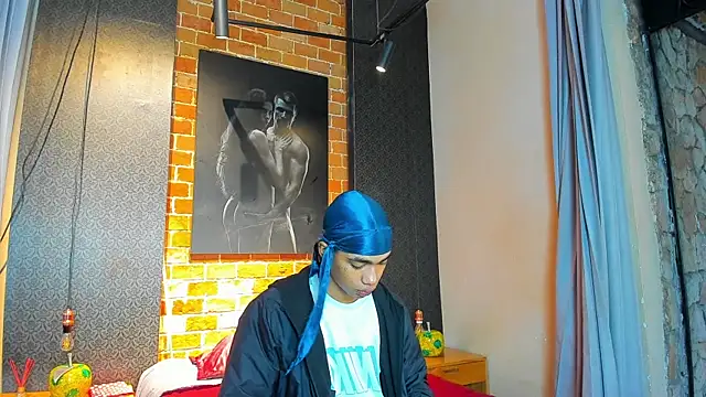 Snapshot of AlanCutee chatting on 11, 11, 2025 AlanCutee online show from 11, 11, 2025