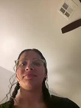 Snapshot of vixxnovalee chatting on 27, 2, 2026 vixxnovalee online show from 27, 2, 2026