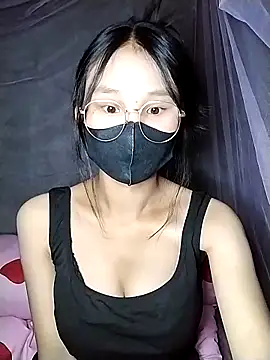 Snapshot of saronla_03 chatting on 4, 11, 2025 saronla 03 online show from 4, 11, 2025