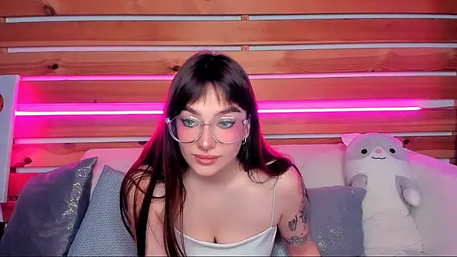 Emily Tylerr online show from 25, 9, 2025