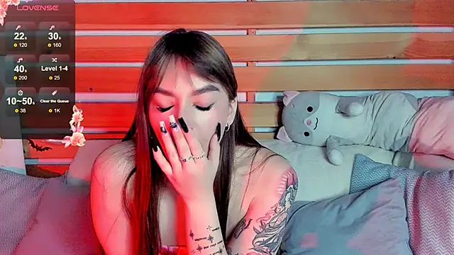 Emily Tylerr online show from 16, 11, 2025