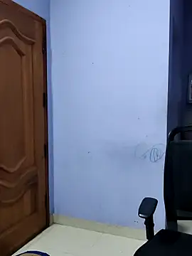 Snapshot of mallu-lover chatting on 4, 11, 2025 mallu-lover online show from 4, 11, 2025