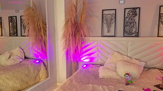 Snapshot of amy_miller1 chatting on 10, 11, 2025 amy miller1 online show from 10, 11, 2025