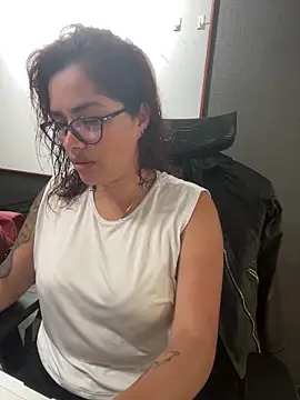 Camila Garcia  online show from 27, 9, 2025