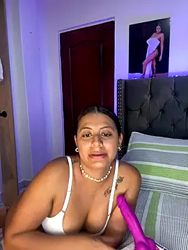 Snapshot of ema_zoe chatting on 14, 9, 2025 ema zoe online show from 14, 9, 2025