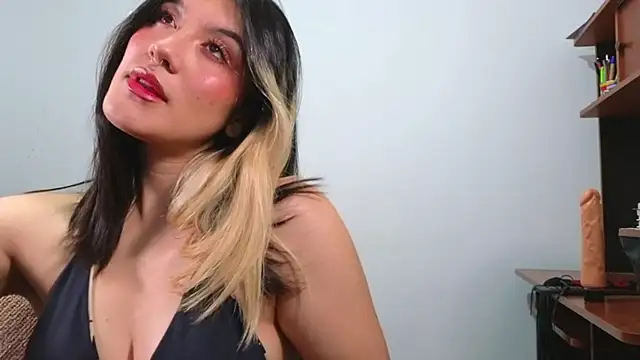 Sweetlolita online show from 19, 9, 2025