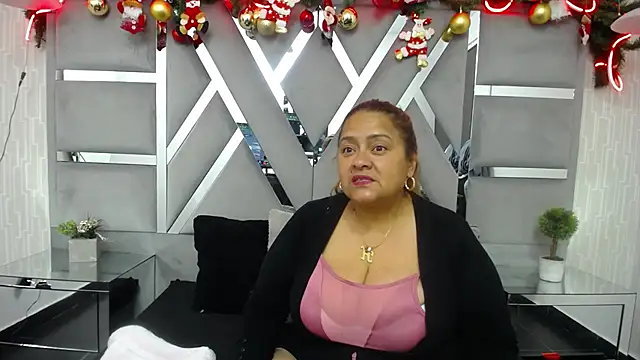 MonzerratBoyer online show from 18, 12, 2025