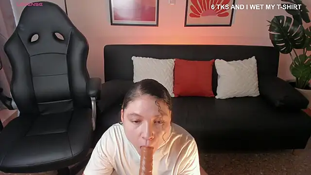 Snapshot of victoria_becker_ chatting on 18, 4, 2026 victoria becker online show from 18, 4, 2026