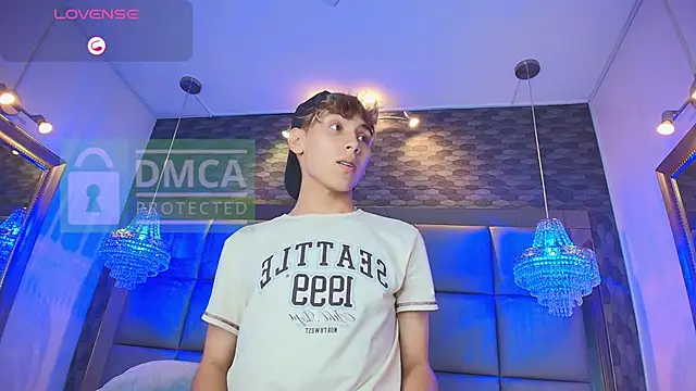 Twinkie Hung online show from 11, 9, 2025