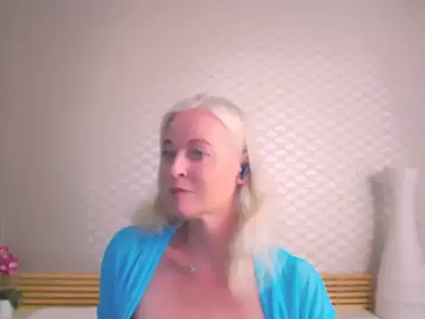 Snapshot of Anais_Janson chatting on 5, 8, 2026 Anais Janson online show from 5, 8, 2026