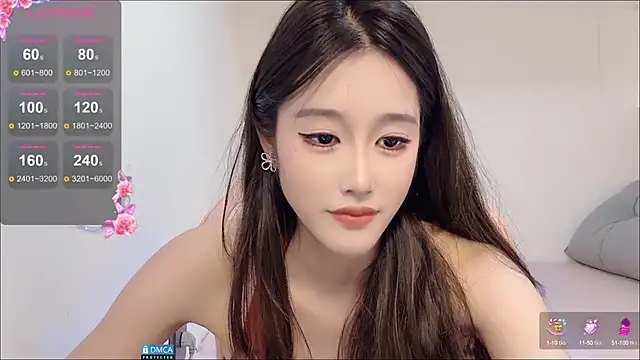 Snapshot of R_R6 chatting on 8, 9, 2025 R R6 online show from 8, 9, 2025