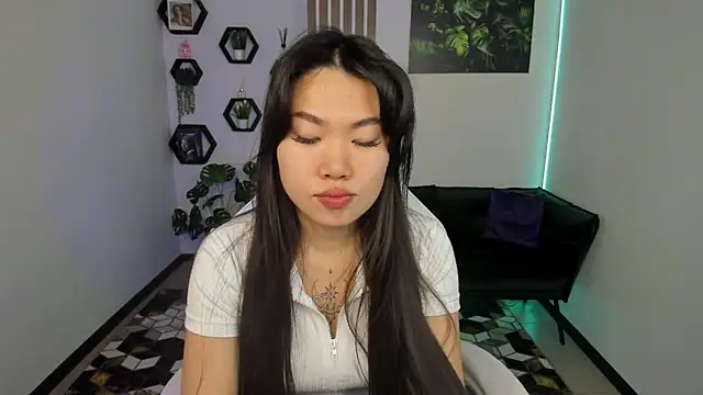 LunaPurrr online show from 3, 12, 2025