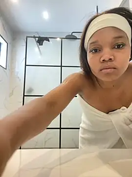 Snapshot of BaddestAss22 chatting on 28, 9, 2025 BaddestAss22 online show from 28, 9, 2025