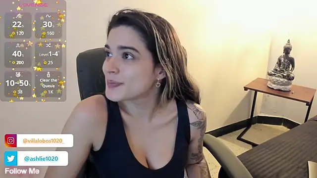 MiaVillalobos online show from 30, 10, 2025