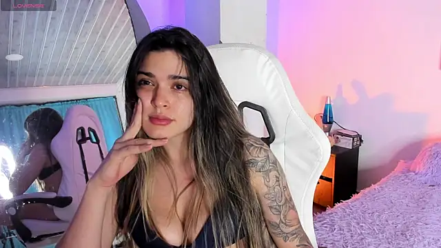Snapshot of MiaVillalobos chatting on 12, 5, 2026 MiaVillalobos online show from 12, 5, 2026