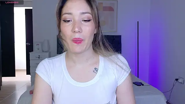 Eliih 01 online show from 17, 9, 2025