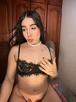 Snapshot of KaditaNavarro chatting on 15, 7, 2026 KaditaNavarro online show from 15, 7, 2026