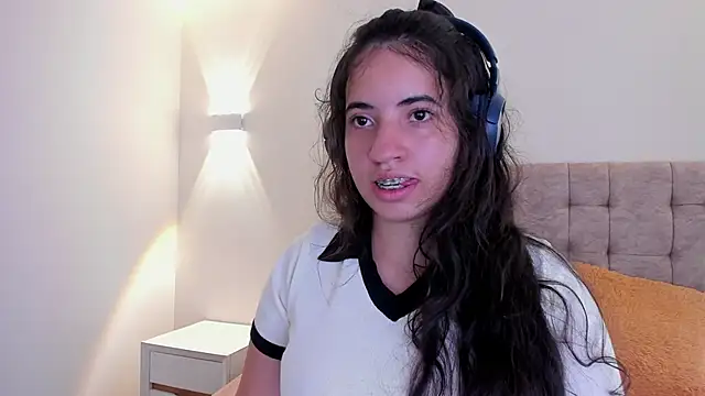 Nicol Chang online show from 19, 11, 2025