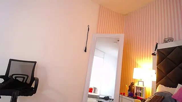 ViictoriaJones  online show from 27, 10, 2025