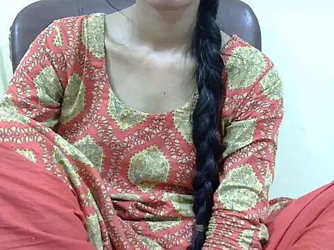 Snapshot of smallcuute chatting on 5, 11, 2025 smallcuute online show from 5, 11, 2025