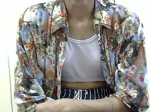 Snapshot of smallcuute chatting on 25, 11, 2025 smallcuute online show from 25, 11, 2025