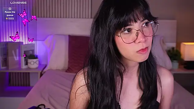 Snapshot of aprilqueenie chatting on 15, 5, 2026 aprilqueenie online show from 15, 5, 2026