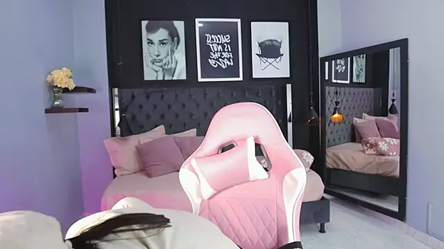 kitty collins  online show from 12, 11, 2025