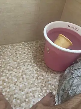 saumon3022 online show from 4, 10, 2025