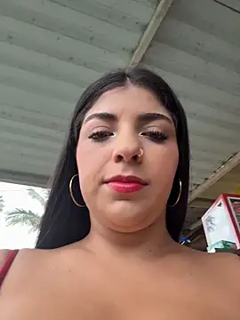 Isaa-Sweet online show from 18, 3, 2026